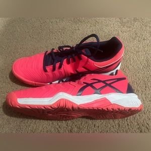 ASICS girl’s sneakers size 7.